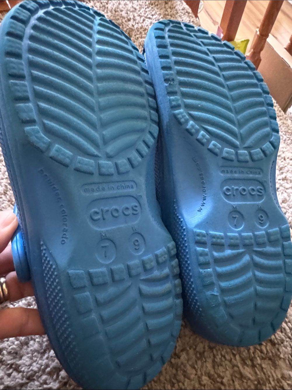 Crocs Classic Clog - Bright Blue with 4 charms - Picture 8 of 9